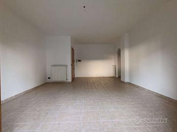 Bilocale con giardino e terrazzo Dragoncello-Via R