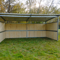 Box capannine per cavalli porta rotoballe fance