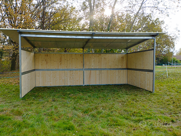Box capannine per cavalli porta rotoballe fance