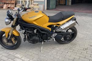 Triumph 1050