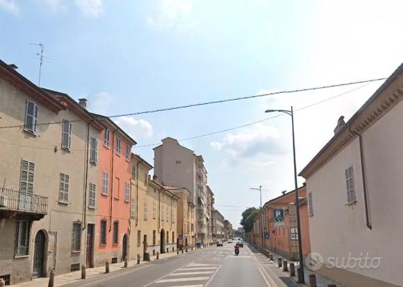 Bilocale arredato con posto auto città Piacenza