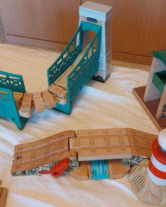 Thomas & friends trenini ponti officina