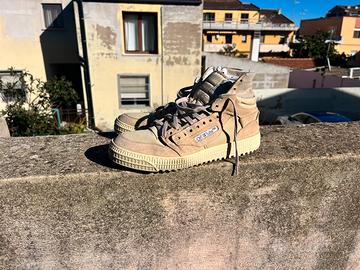 Sneaker off-white numero 43