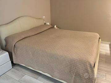 letto matrimoniale in pelle
