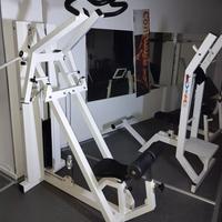 Macchinari isotonici e cardio fitness