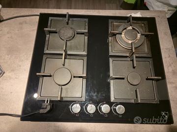 Piano cottura a Gas 4 Fornelli e set di Pentole 