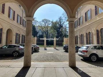 Immobile di 350 m² a Milano