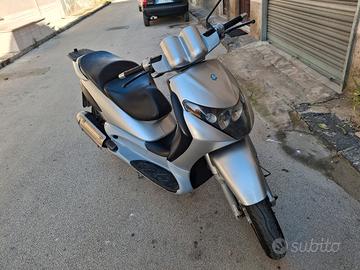 piaggio beverly 250