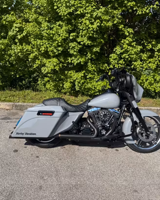 Harley davison street glide