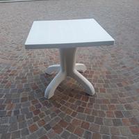 Tavolino da giardino 