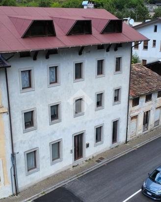 TRIFAMILIARE A CHIUSAFORTE