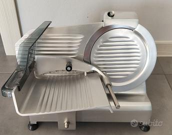 Affettatrice FAC 220 con affilatoio