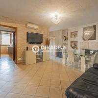 Trivano con cortile privato e p.auto - USSANA