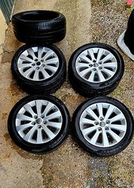 gome con cerchi in acciaio 225/50 R17 98Y