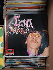 Dischi in vinile 45giri con laro copertina 