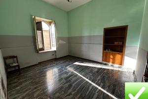 Ampio App Da Ristrutturare Via Reggio Campi