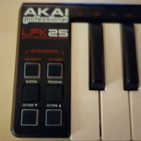 Akai LPK25