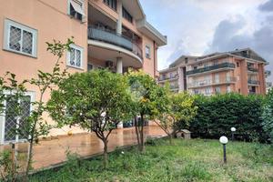 4 LOCALI A ALBANO LAZIALE