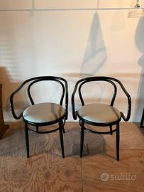 Coppia di sedie Thonet modello 209 “Le Corbusier”