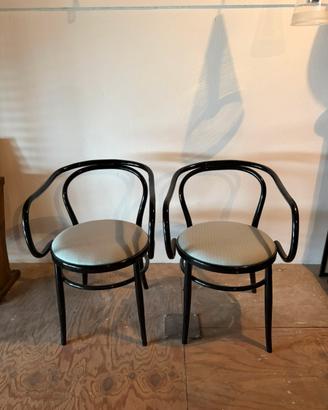 Coppia di sedie Thonet modello 209 “Le Corbusier”