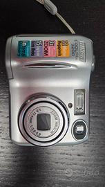 Nikon Coolpix 3200 con custodia