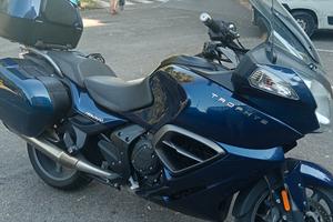 triumph trophy 1215 SE