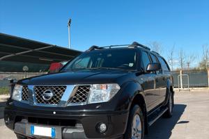 Nissan Navara 2.5 dCi Double Cab | Hard-Top |