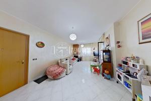 AMPIO APPARTAMENTO 3 VANI + BOX CON CANTINOLA