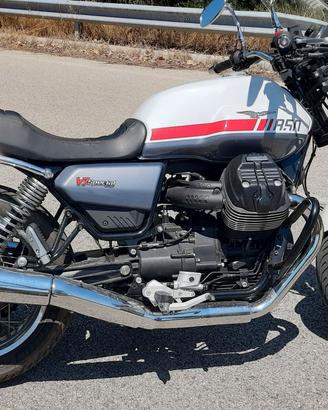 Moto Guzzi V 7 Special 850