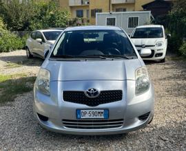 Toyota Yaris 1.0 5 porte Navi