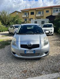 Toyota Yaris 1.0 5 porte Navi