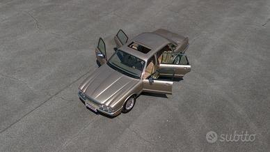Daimler Super V8 XJ X300* LWB * Topaz con interni 