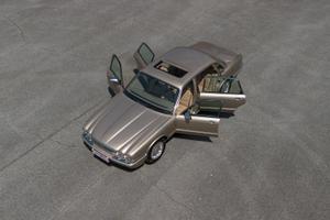 Daimler Super V8 XJ X300* LWB * Topaz con interni 