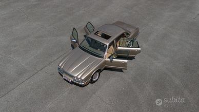 Daimler Super V8 XJ X300* LWB * Topaz con interni 