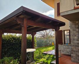 Villetta 3 livelli con giardino. Borgo a buggiano