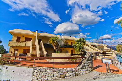 VILLA A SCHIERA A CENTOLA