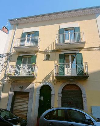 Casa con ingresso indipendente-Zona centrale