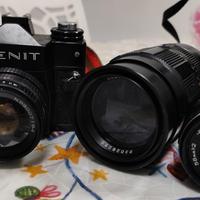 macchina fotografica antica ZENIT 12xp con rullino