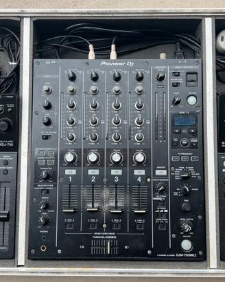 Pioneer DJ 2x XDJ-700 + DJM-750MK2 + Flight Case