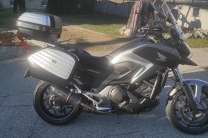 Honda ncx 750 DCT travel edition