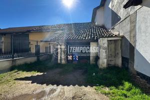 MAGAZZINO / DEPOSITO CON PORZIONE DI TERRENO EDIFI