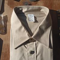 camicia militare kaky  ed accessori vintage