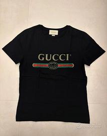 T-shirt Gucci con logo