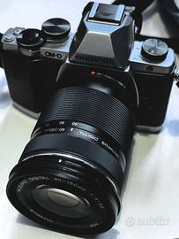 Kit Olympus OM-D E-M10 + obiettivo 40-150mm