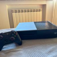 Xbox One console + Joystick