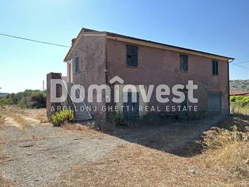Rustico / Casale di 500 m² con più di 5 locali e b
