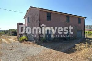 Rustico / Casale di 500 m² con più di 5 locali e b