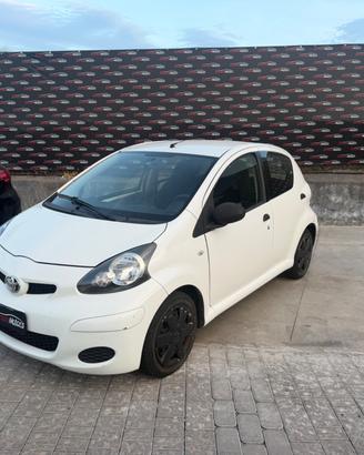 Toyota Aygo 1.0 12V VVT-i 5 porte Deep Ocean Conne