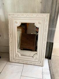 Specchio con cornice in gesso