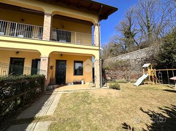 VILLA A SCHIERA A GIAVENO